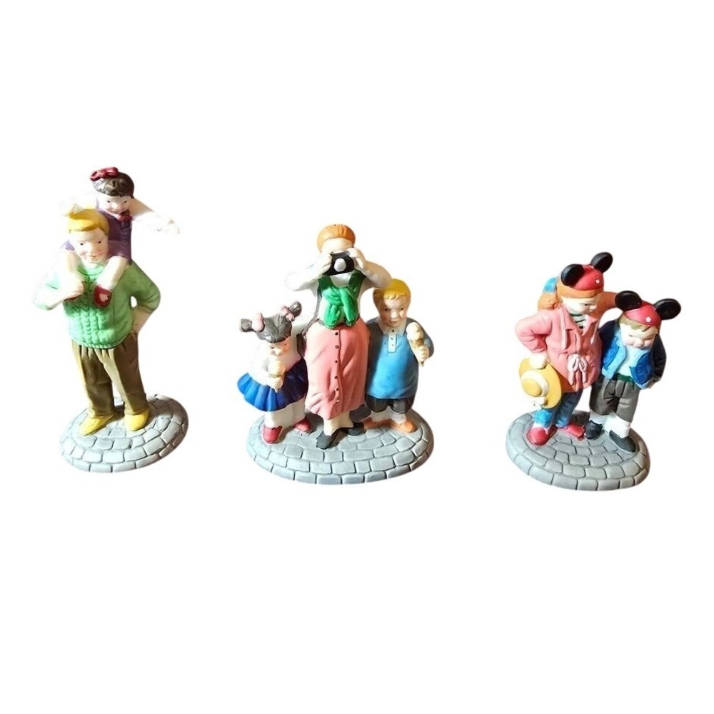 "DISNEY PARKS FAMILY" Department 56 Heritage Village Collection MINT CONDITION!